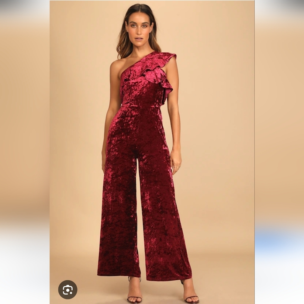 Lulus Womens Sophisticated Burgundy Velvet One Shoulder Jumpsuit Size XS - Picture 1 of 4